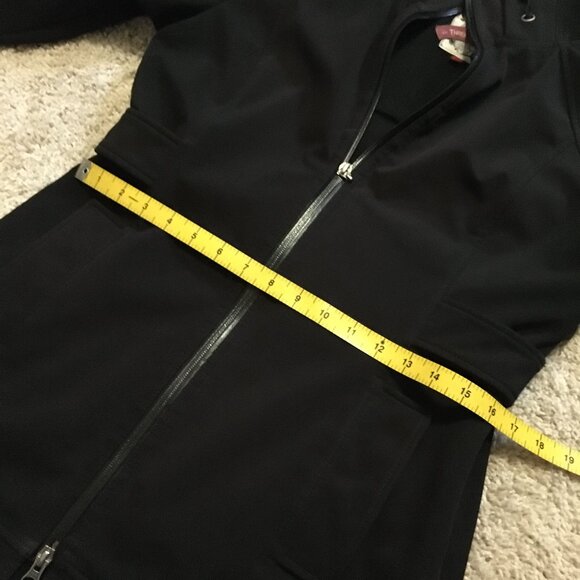 3Stones Vancouver Flattering Fitted Hooded Jacket - Picture 14 of 16